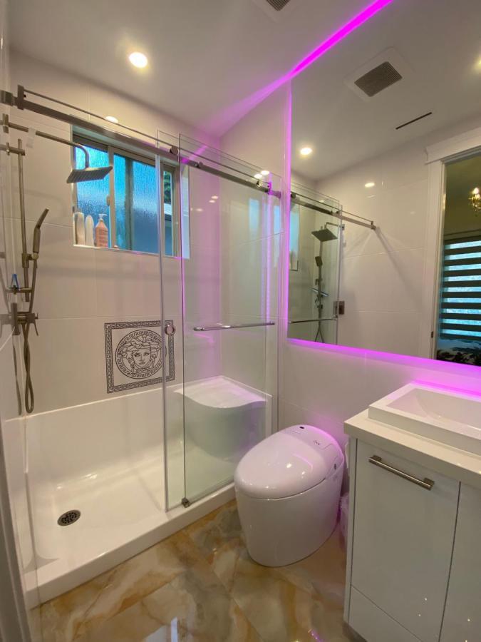 Milano Luxury Suites Vancouver Zewnętrze zdjęcie